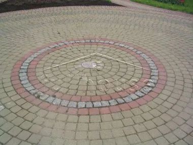 Мощение тротуарной плиткой и цена_12