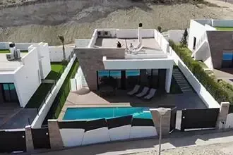 Выбор участка с виллой и локации в Испании