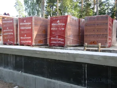Строительство коттеджа из поризованного кирпича в Вырице_14