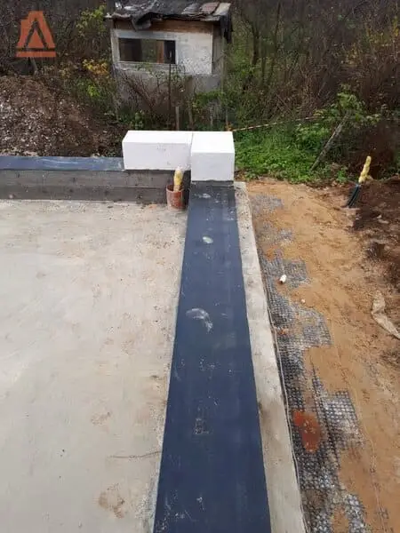 Монтаж гидроизола на бетон